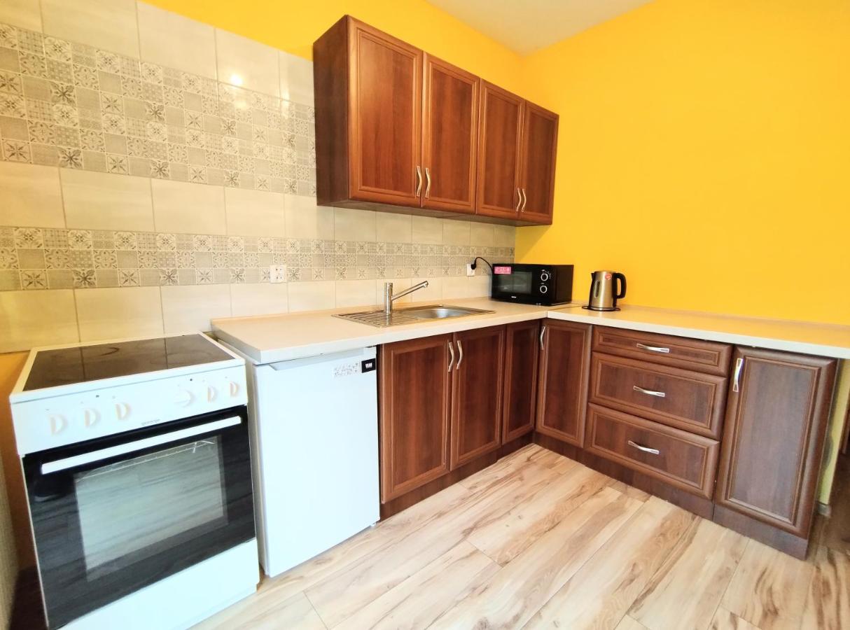 Yellow Apartment Wieliczka Exterior foto